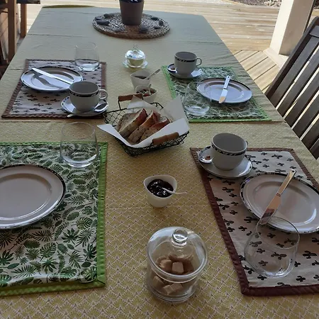 Bed & Breakfast D'hotes - Acrifolia 3*